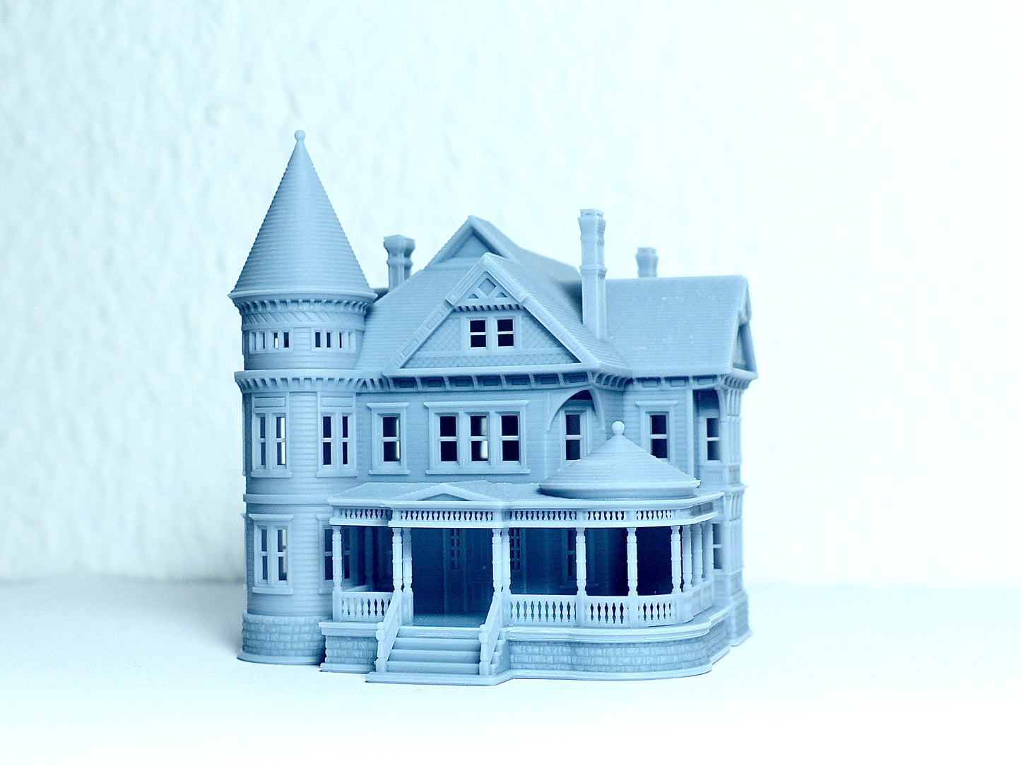Z Scale Queen Anne Victorian House - Diorama Resin Model 1:220 - Building#36D