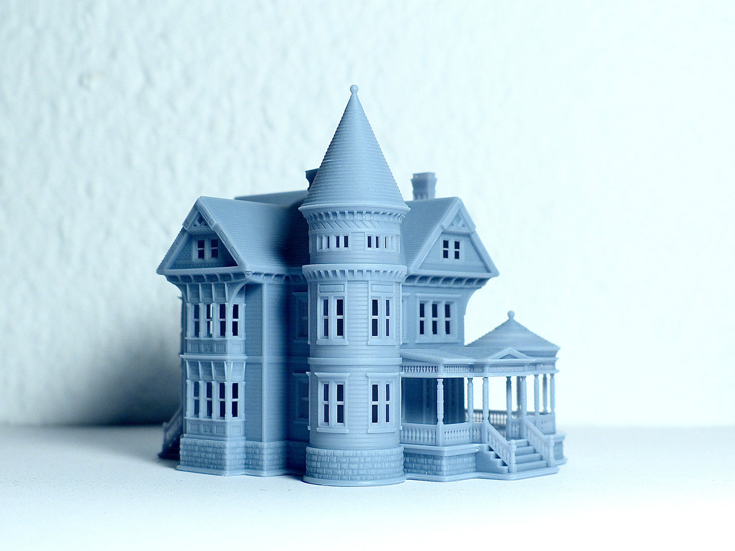 Z Scale Queen Anne Victorian House - Diorama Resin Model 1:220 - Building#36D