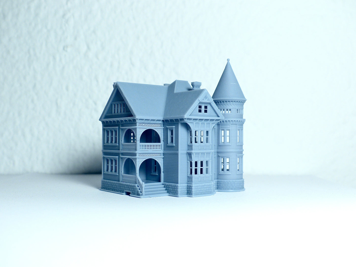 Z Scale Queen Anne Victorian House - Diorama Resin Model 1:220 - Building#36D