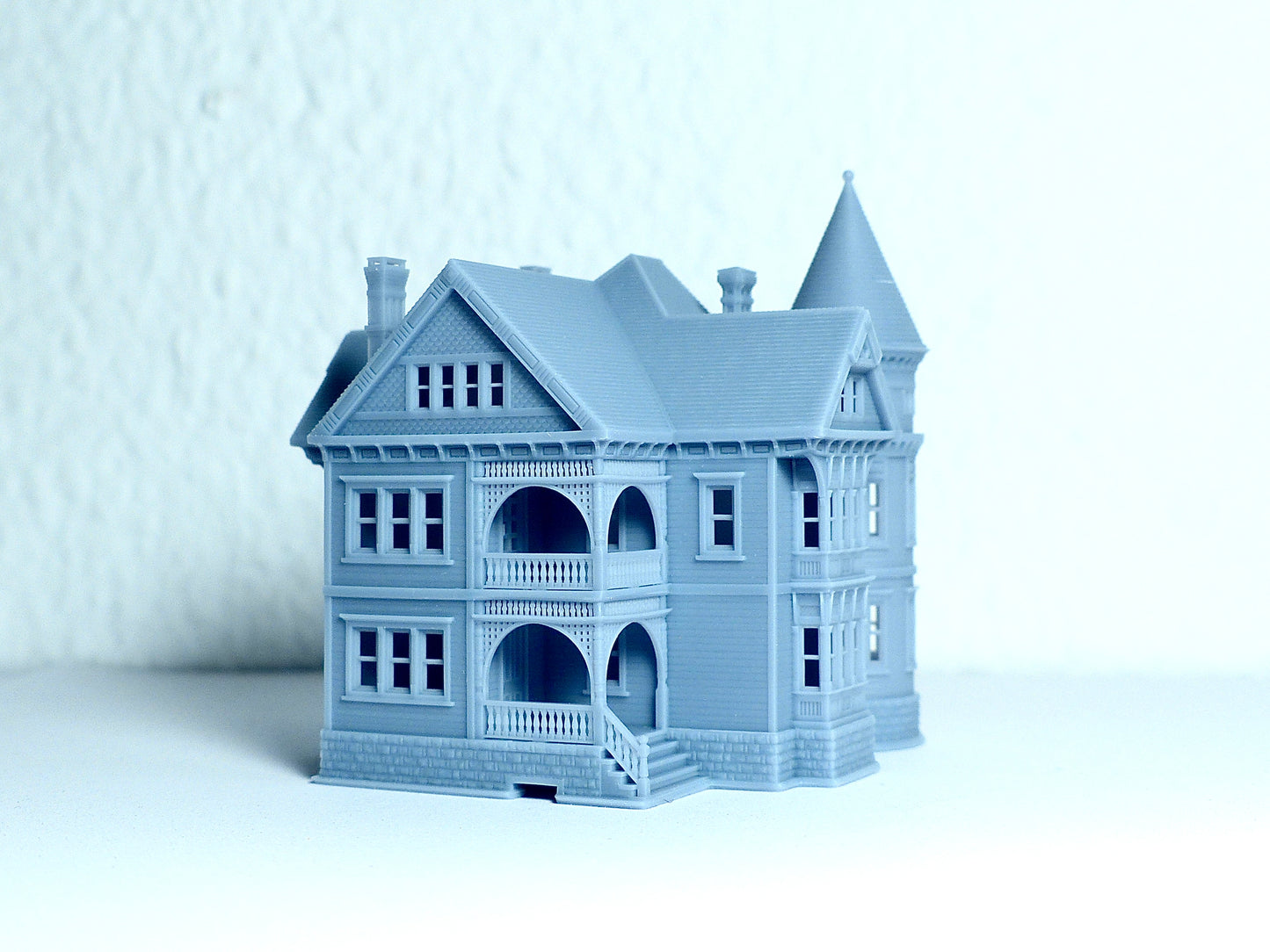 Z Scale Queen Anne Victorian House - Diorama Resin Model 1:220 - Building#36D