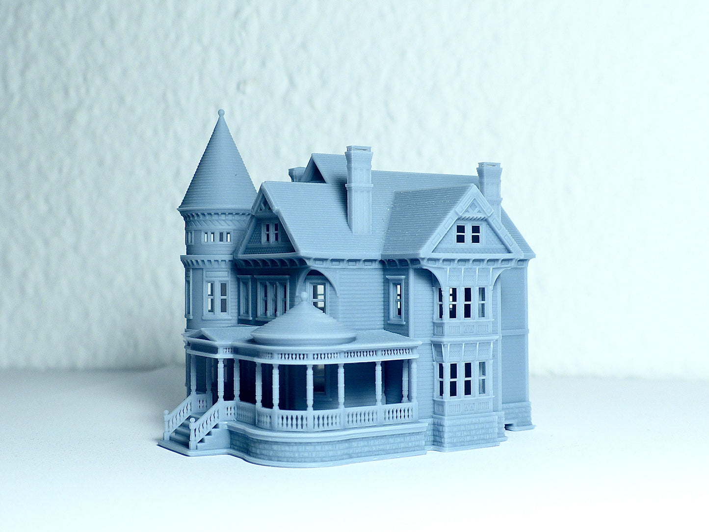 Z Scale Queen Anne Victorian House - Diorama Resin Model 1:220 - Building#36D