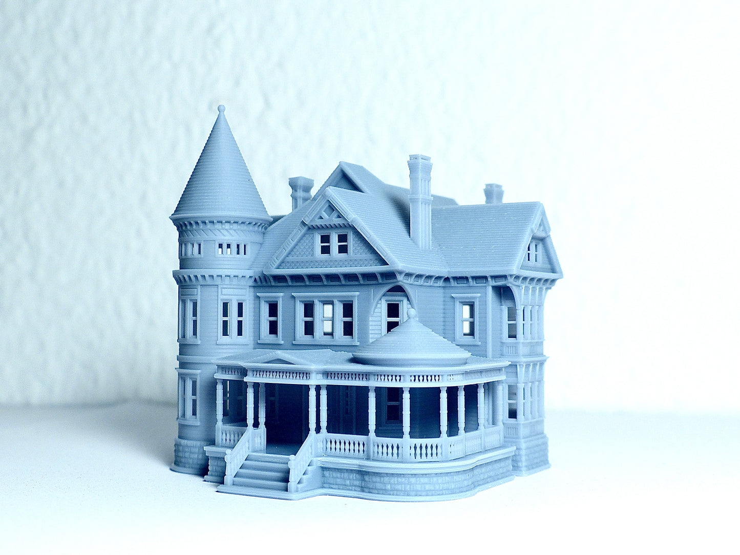 Z Scale Queen Anne Victorian House - Diorama Resin Model 1:220 - Building#36D
