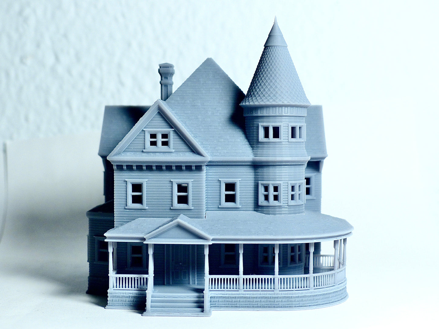 N Scale Queen Anne Victorian House - Diorama Resin Model (1:160) - Building#36